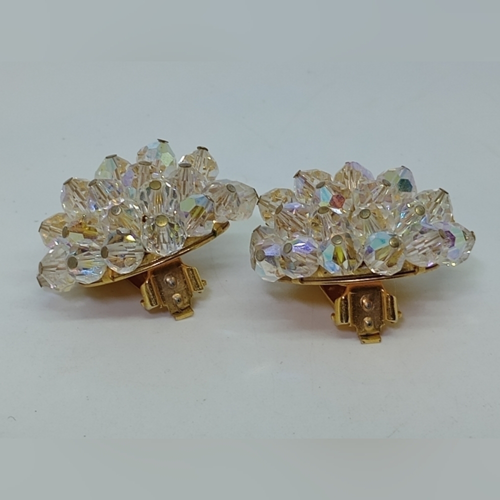 * vintage Laguna AB crystal cluster gold tone clip on earrings - Picture 5 of 7